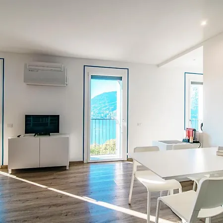 Appartamento An Armchair On The Blevio