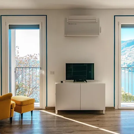 An Armchair On The شقة *