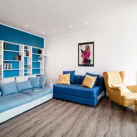 شقة An Armchair On The